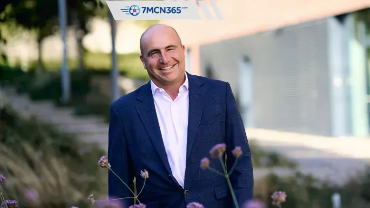 Simon Kuper – Chuyên Gia Phân Tích & Tác Giả Tại 7MCN365